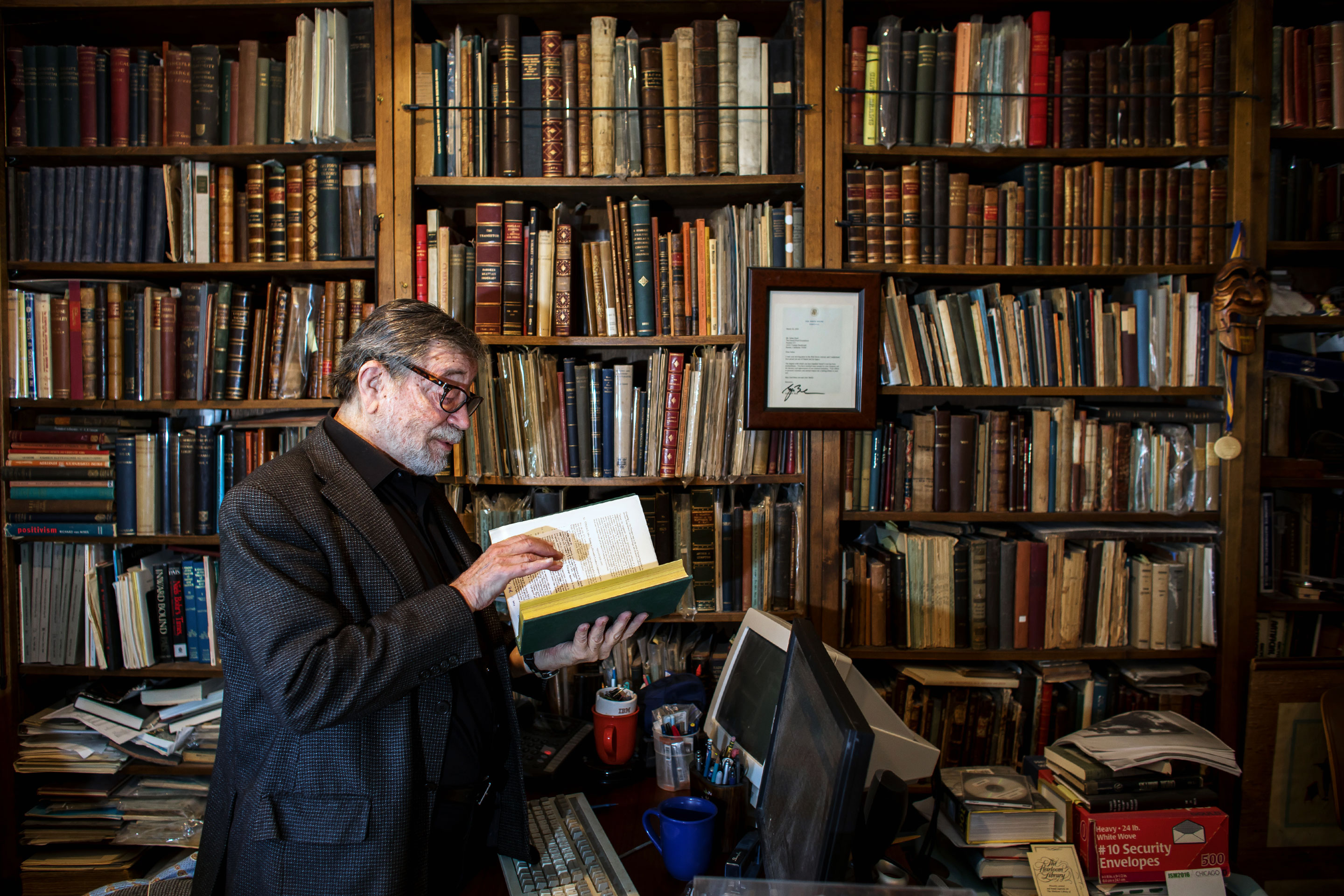 Photo of Judea Pearl in his library