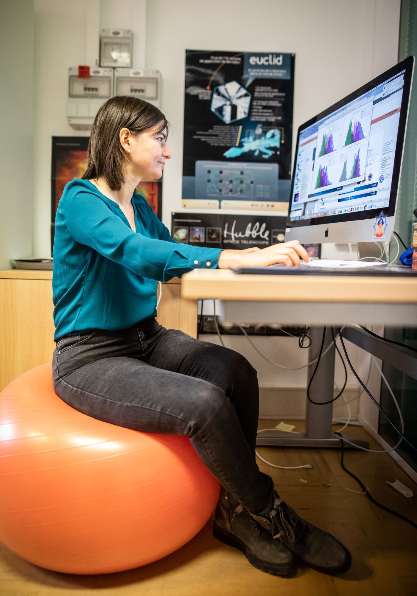 Pettorino in her office at CosmoStat.