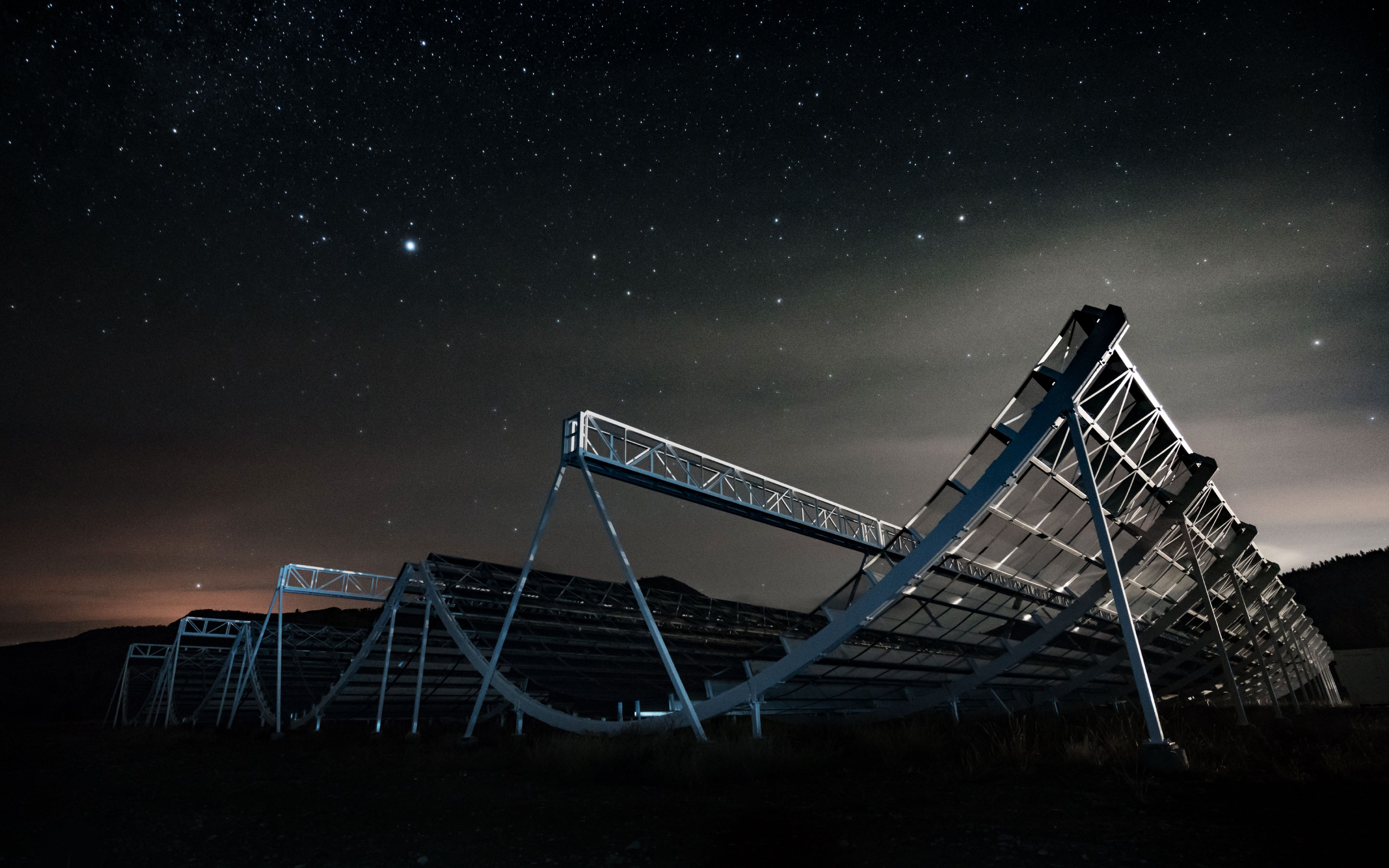 Photo lede for "With a Second Repeating Radio Burst, Astronomers Close In on an Explanation"