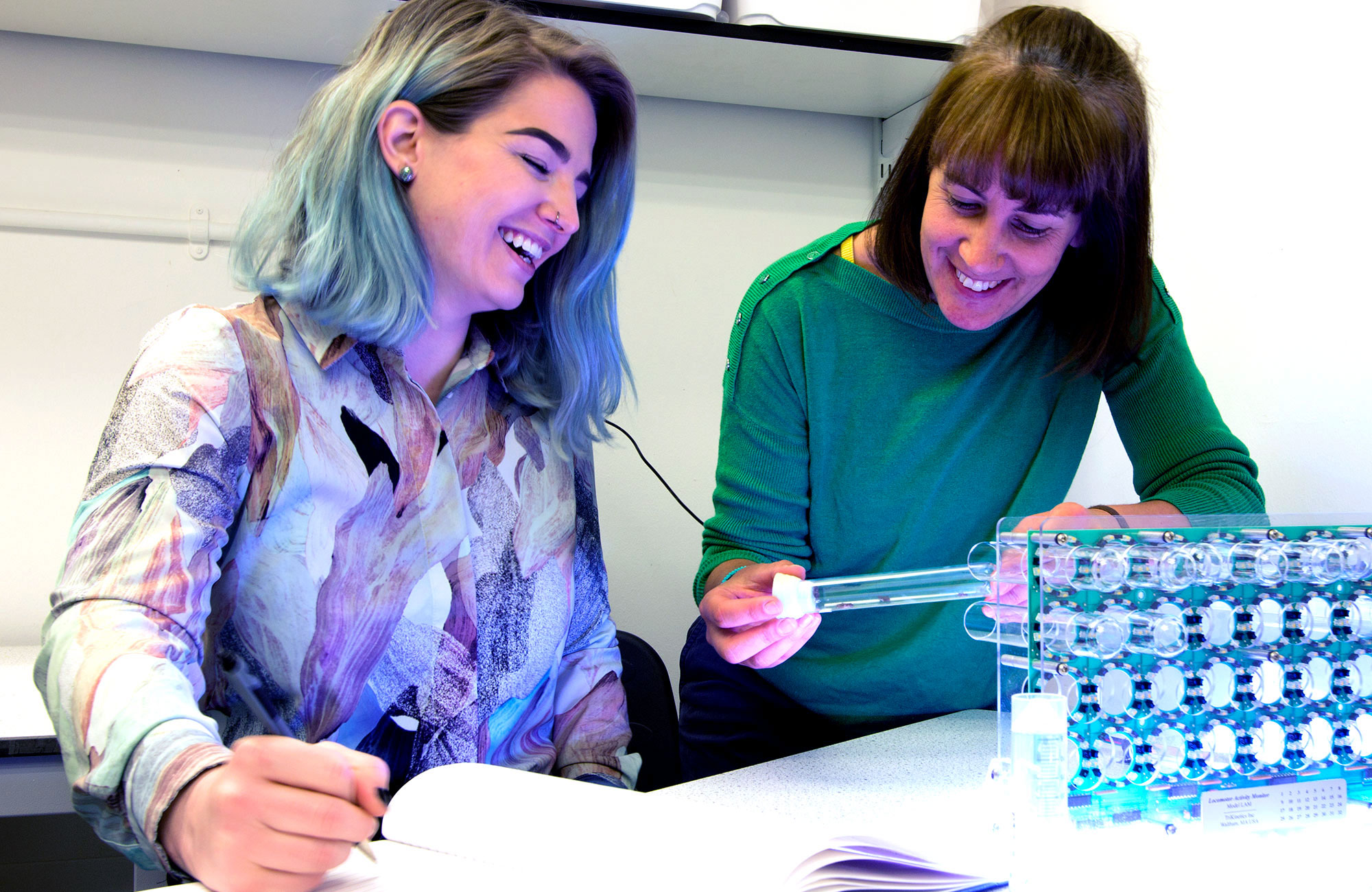 PHOTO: Sarah and Mary in the lab