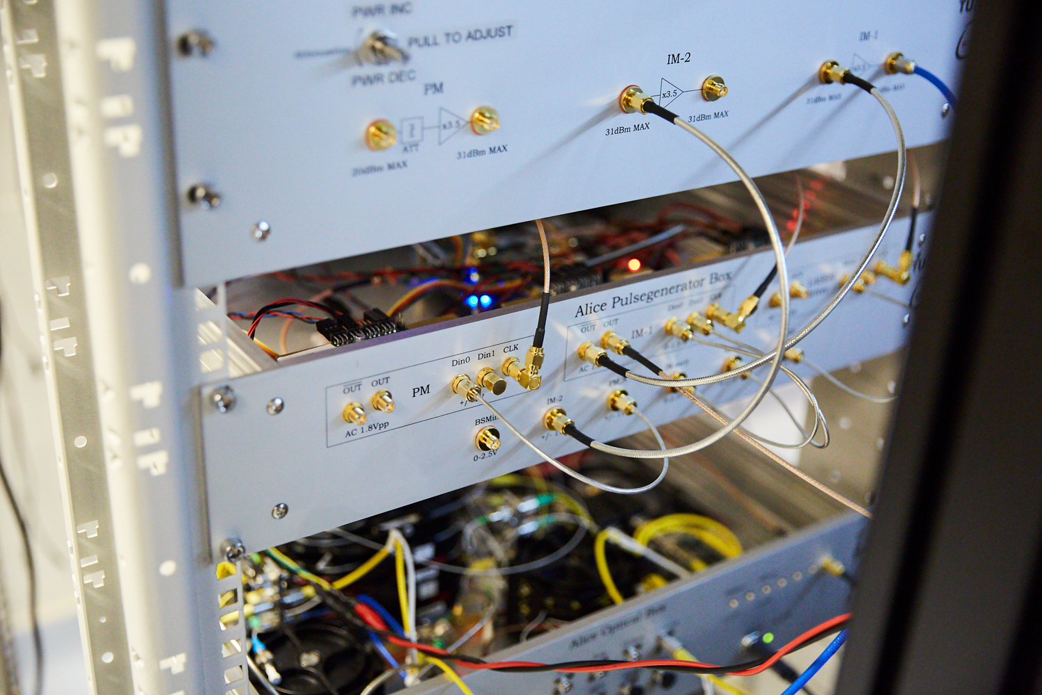 Equipment and optical tables in a laboratory at Delft University of Technology that houses a special crystal capable of storing quantum memory and serving as a network node for long-distance quantum communication.