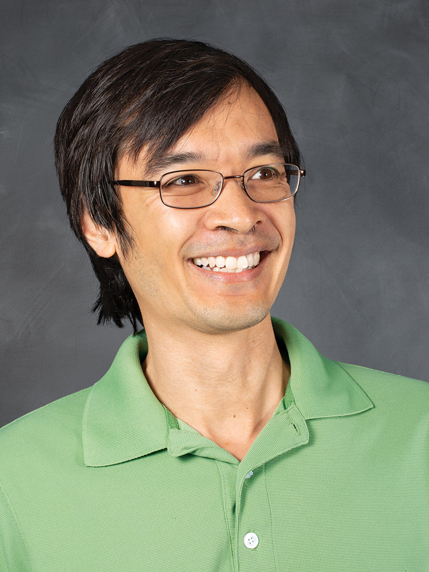 Portrait photo of Terence Tao