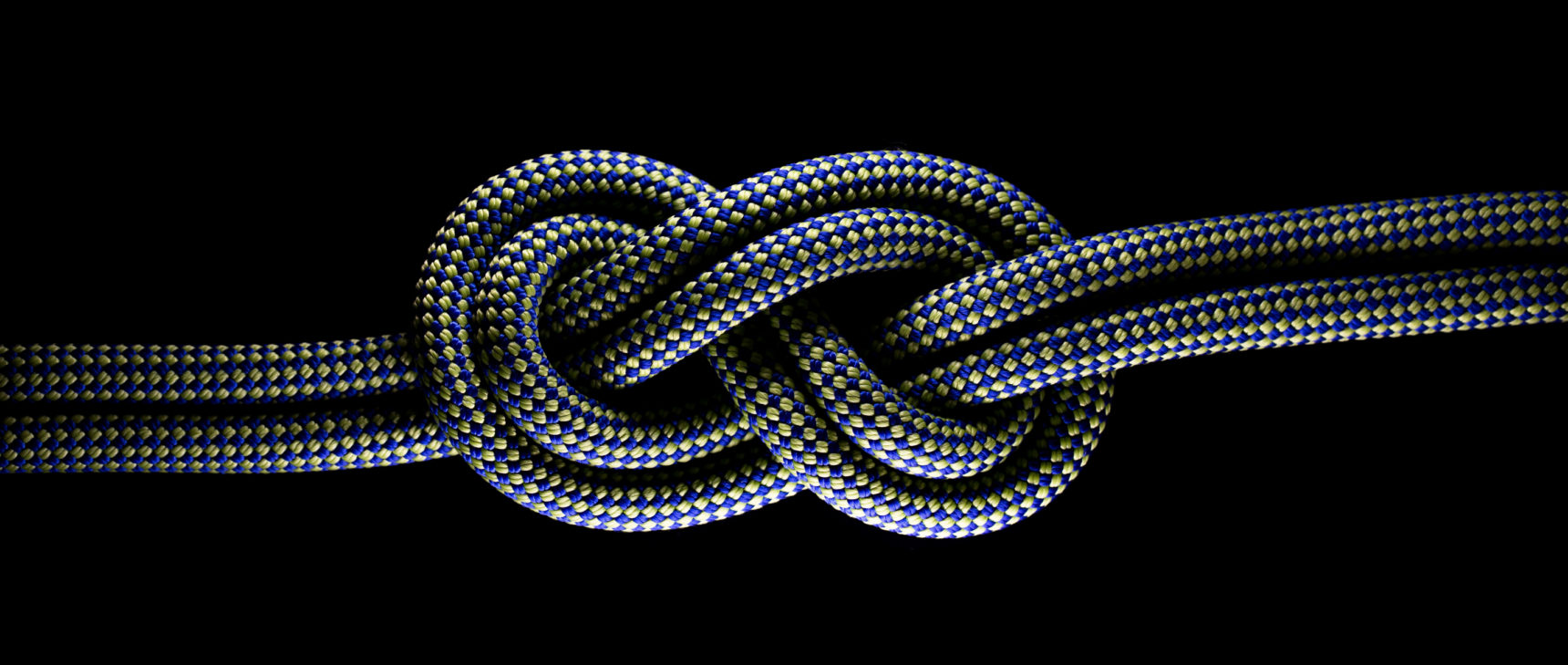 Photo of a complicated knot.