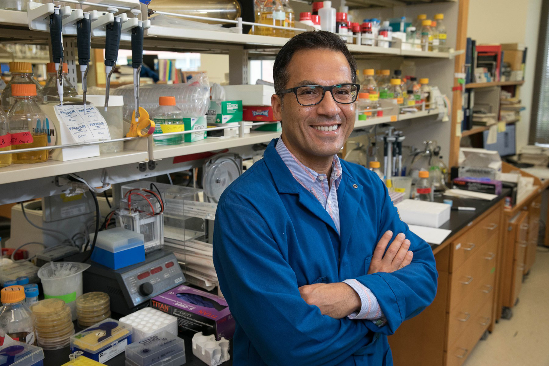 Photo of Siavash Kurdistani in his UCLA laboratory.