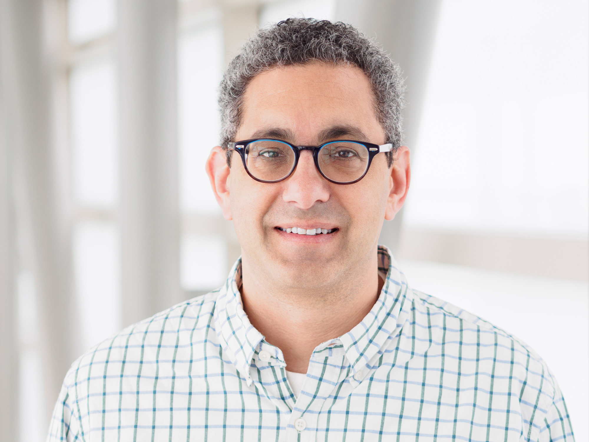 Portrait photo of Daniel Rokhsar, professor of biological sciences at the University of California, Berkeley.