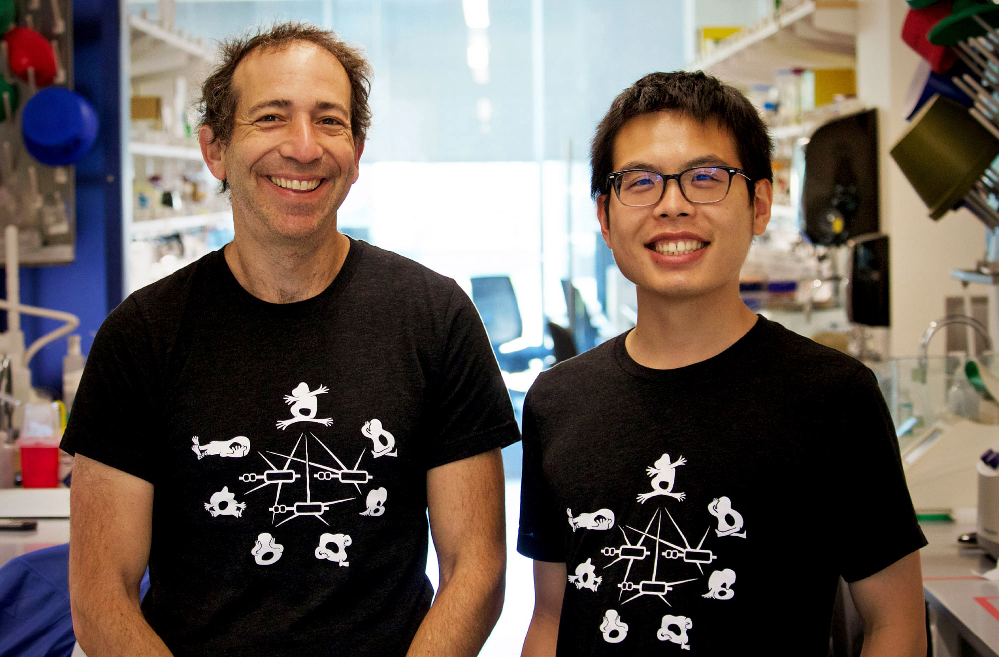 Portrait photos of Michael Elowitz and Ronghui Zhu of Caltech.