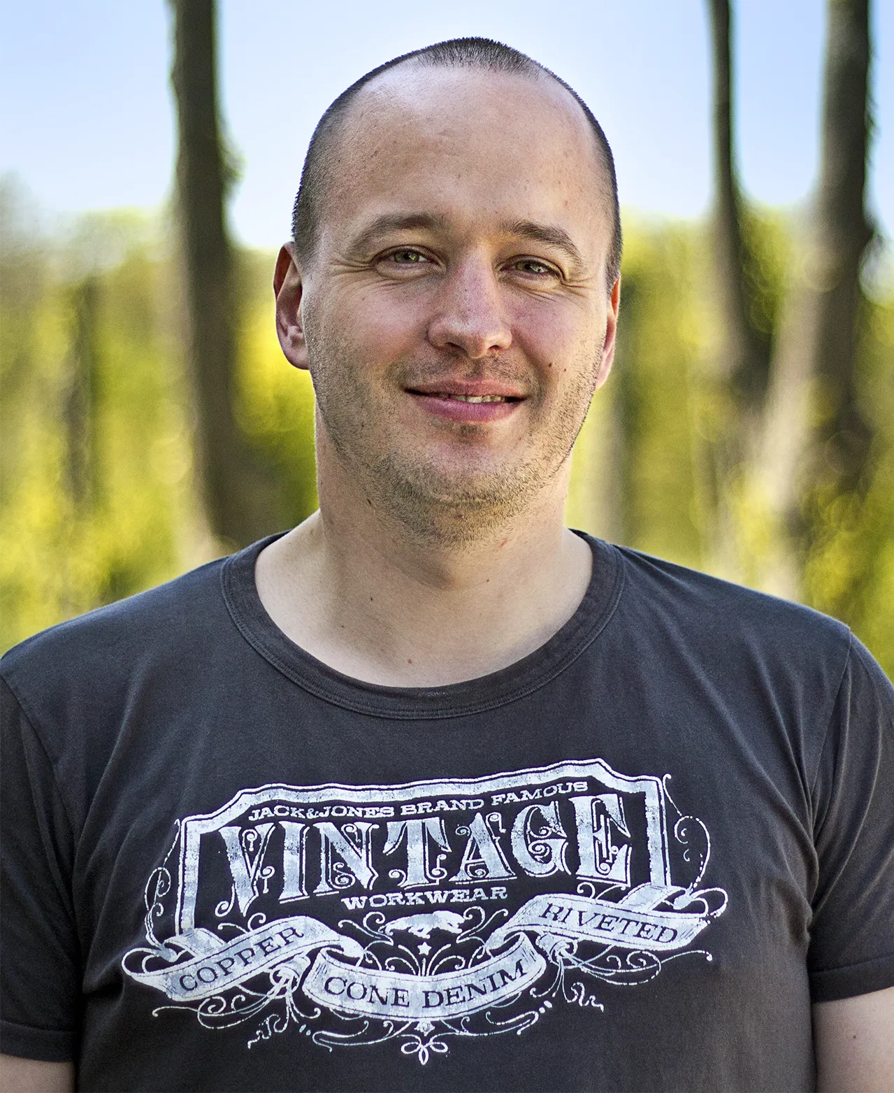 Outdoor photo of Christian Wulff-Nilsen in a black T-shirt